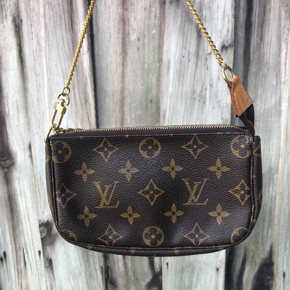 Louis Vuitton mini Pochette